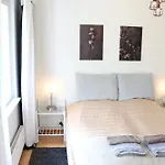 Riverside Sailors Sanctuary Apartmán